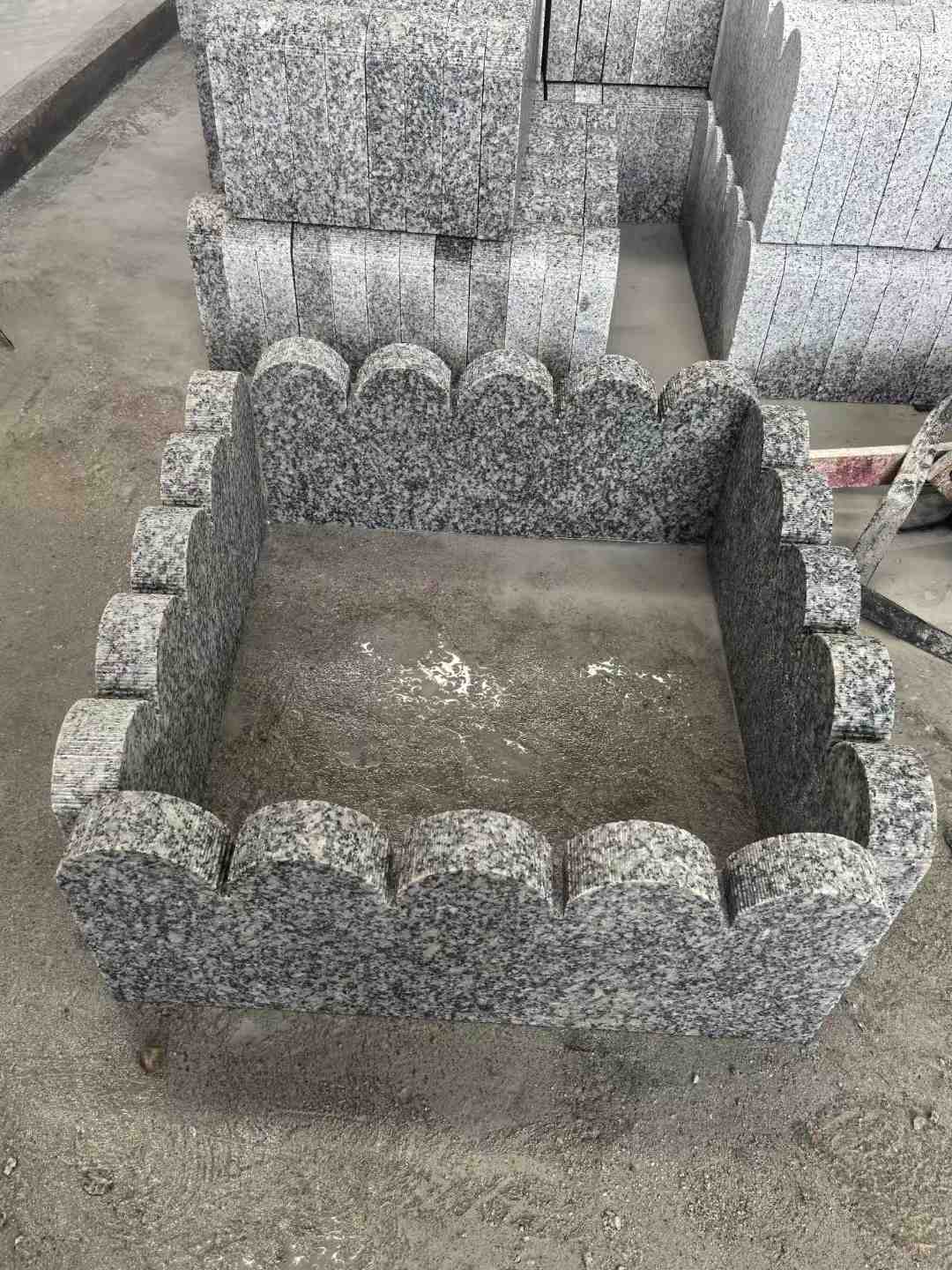 汉中 花边石、花坛围栏石、花池界石、菜园栅栏石、镶边石、波浪状界石介绍