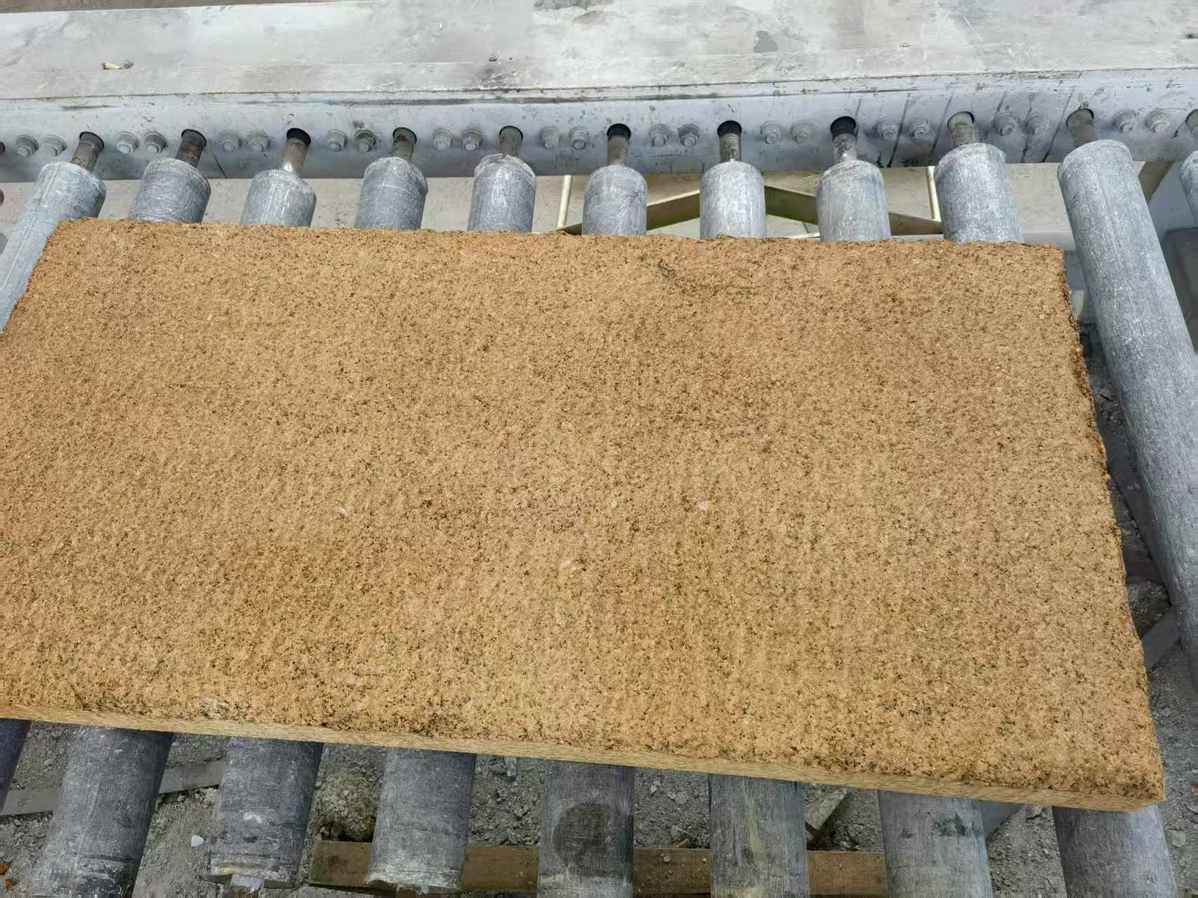 汉中 菠萝面老石板，做旧仿古石，流水线生产加工